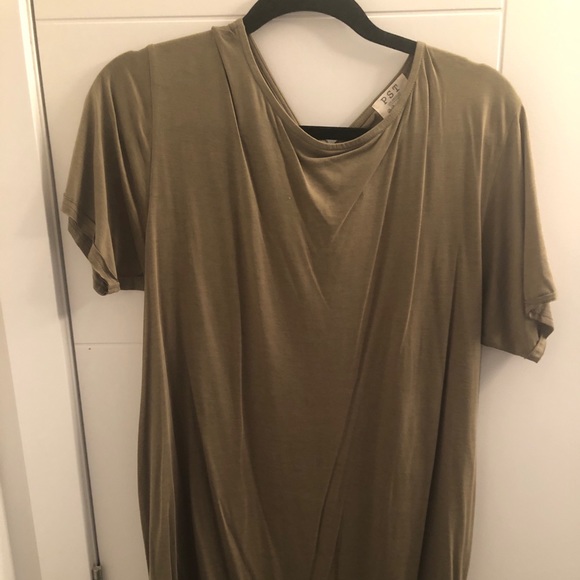 Green long shirt/tunic with opening in back - Picture 2 of 5